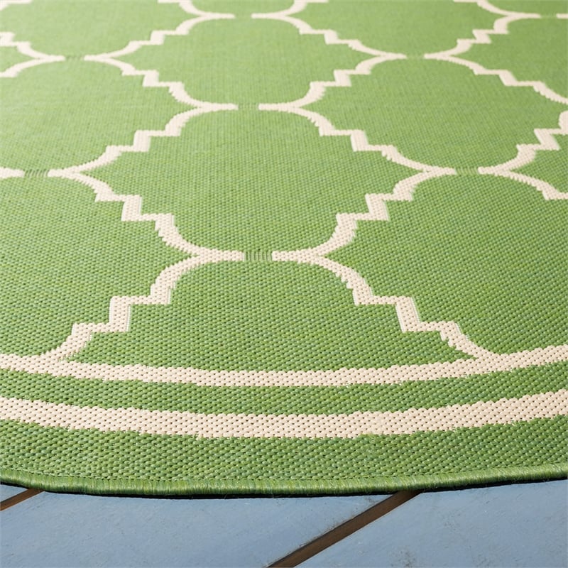Pemberly Row Polypropylene Green Indoor Outdoor Rug - Round 6'7
