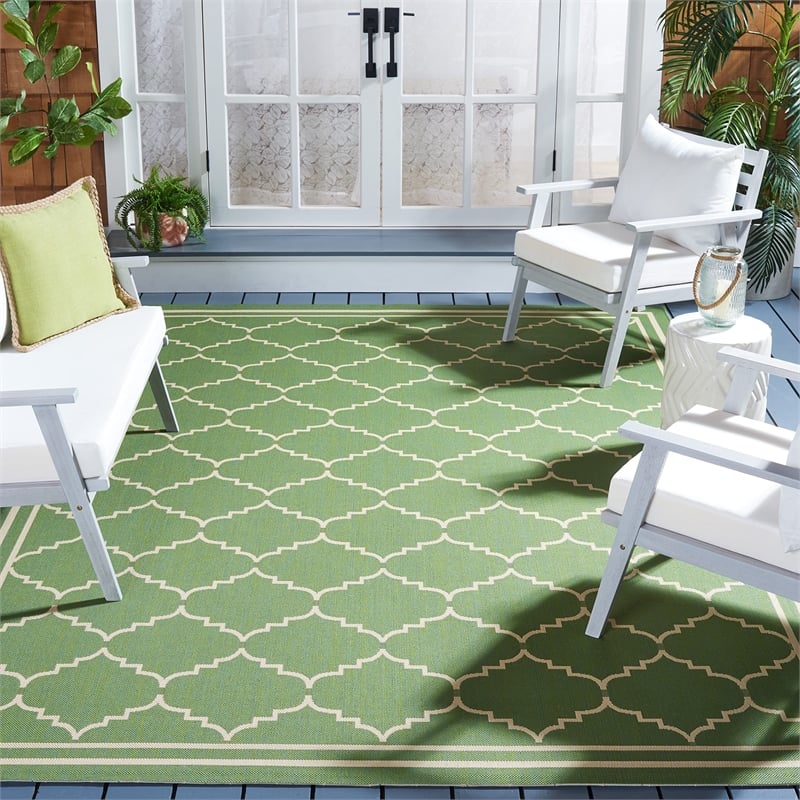 Pemberly Row Polypropylene Green Indoor Outdoor Rug - Square 6'7
