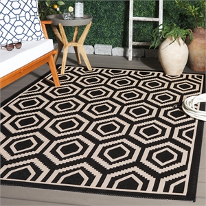 Pemberly Row Polypropylene Black Indoor Outdoor Rug - 5'3&quot x 7'7&quot
