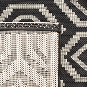 Pemberly Row Polypropylene Black Indoor Outdoor Rug - 9' x 12'