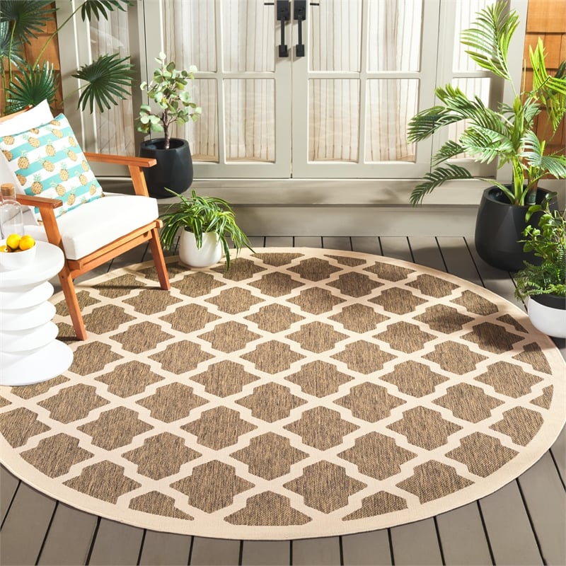 Pemberly Row Polypropylene Brown Indoor Outdoor Rug - Round 7'10