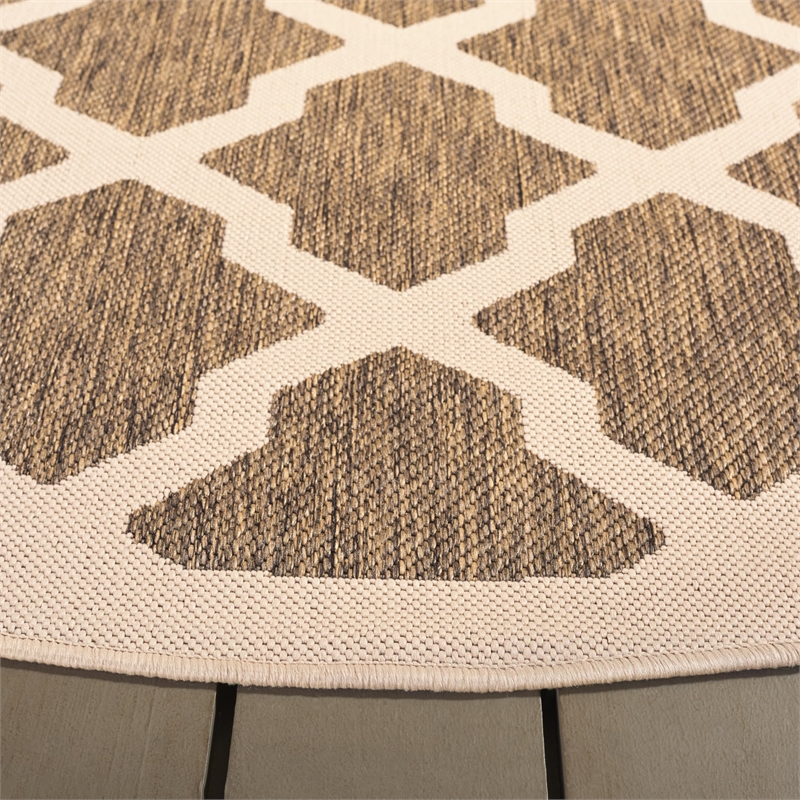 Pemberly Row Polypropylene Brown Indoor Outdoor Rug - Round 7'10