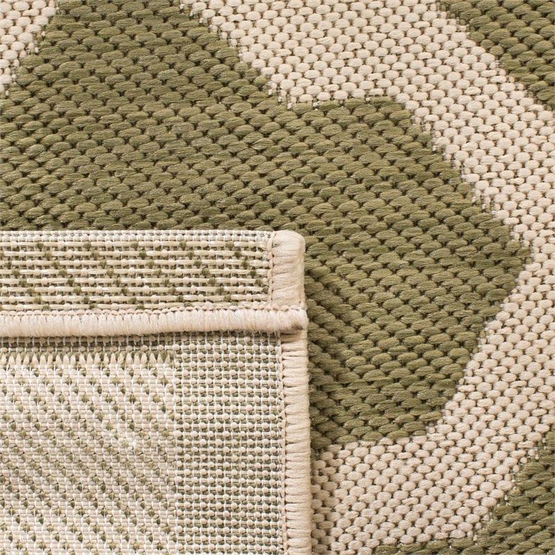 Pemberly Row Polypropylene Green Indoor Outdoor Rug - Square 4'