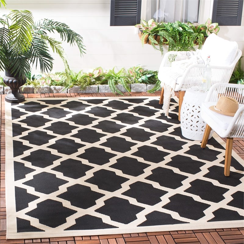 Pemberly Row Polypropylene Black Indoor Outdoor Rug - Square 4'