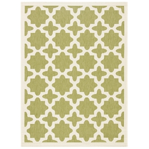 Pemberly Row Polypropylene Green Indoor Outdoor Rug - 4' x 5'7&quot