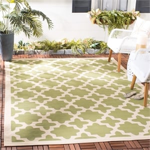 Pemberly Row Polypropylene Green Indoor Outdoor Rug - Square 5'3&quot