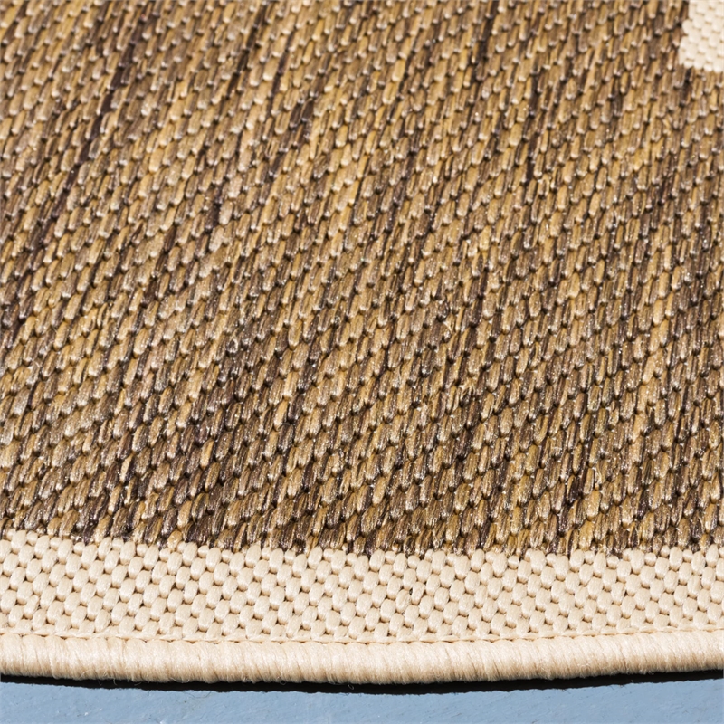 Pemberly Row Polypropylene Brown Indoor Outdoor Rug - Round 7'10