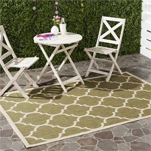 Pemberly Row Polypropylene Green Indoor Outdoor Rug - 2' x 3'7&quot