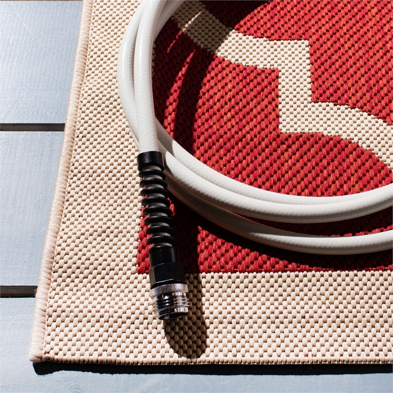 Pemberly Row Polypropylene Red Indoor Outdoor Rug - 5'3