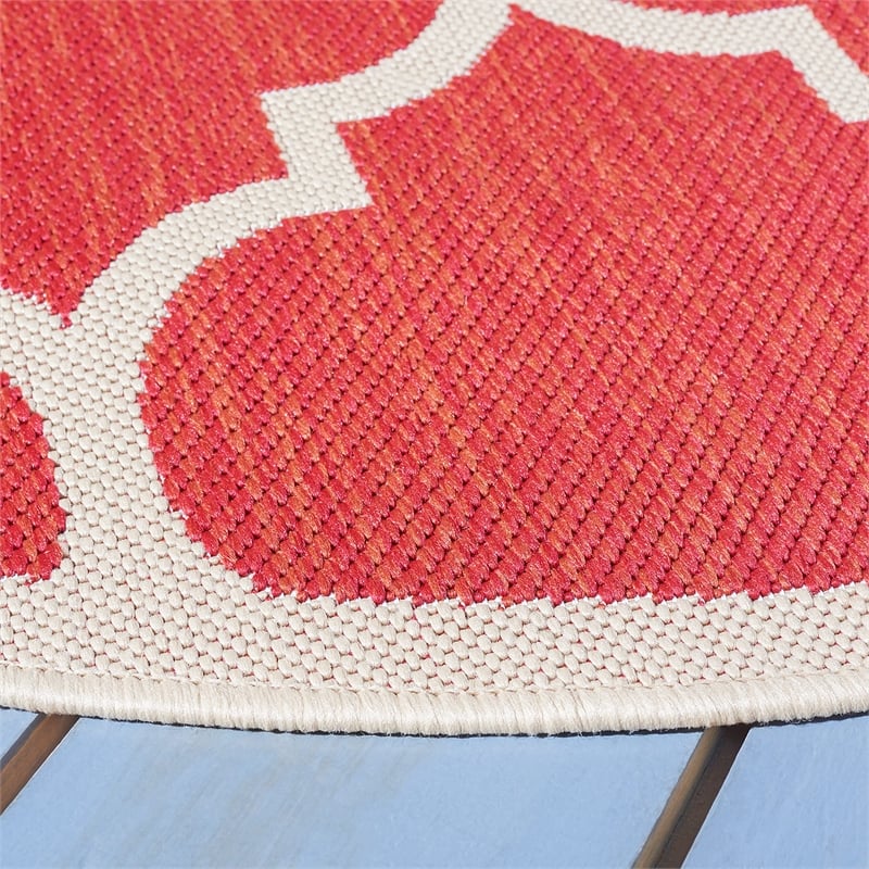 Pemberly Row Polypropylene Red Indoor Outdoor Rug - Round 7'10