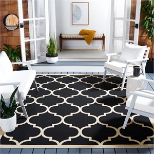 Pemberly Row Polypropylene Black Indoor Outdoor Rug - Square 7'10&quot