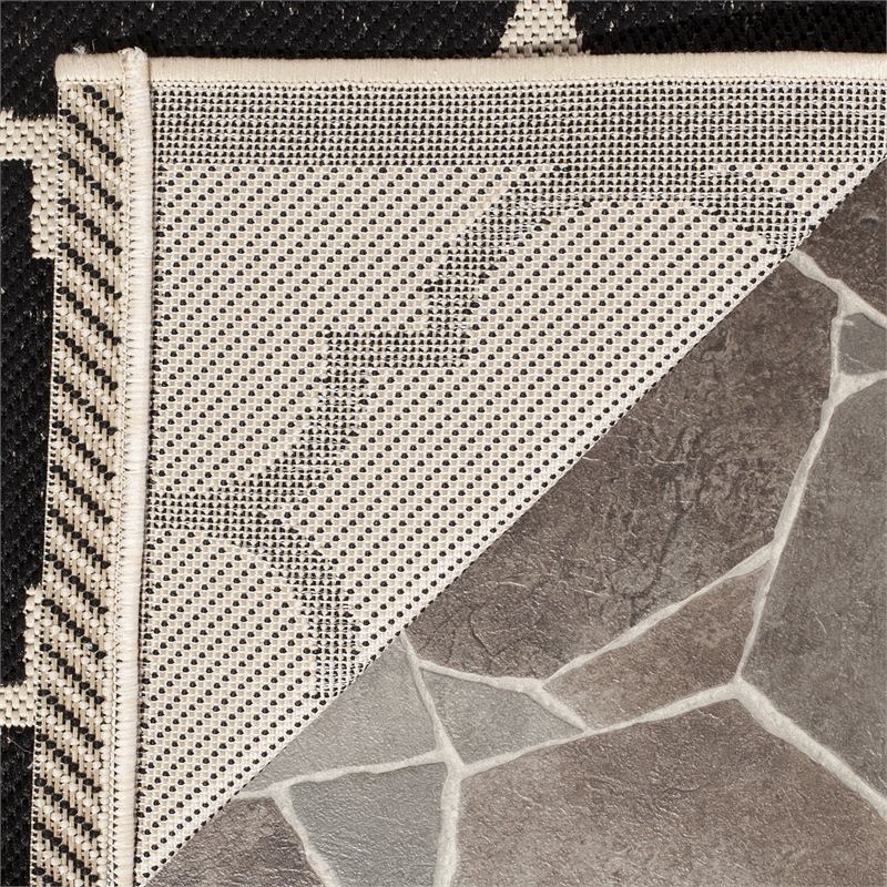 Pemberly Row Polypropylene Black Indoor Outdoor Rug - Square 7'10