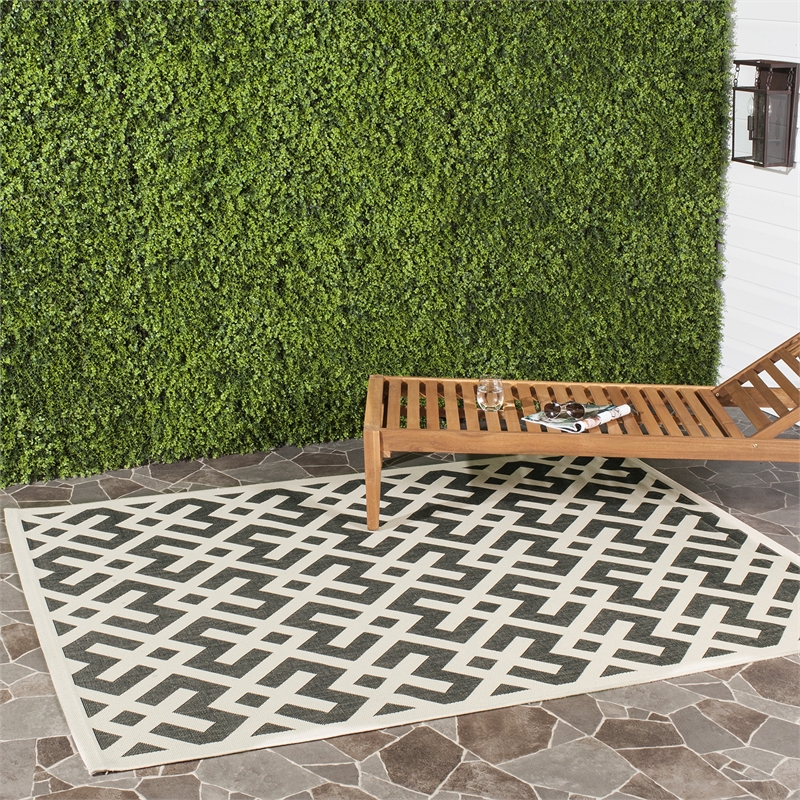 Pemberly Row Polypropylene Black Indoor Outdoor Rug - Square 5'3