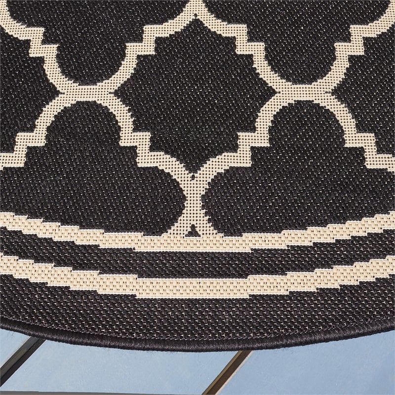 Pemberly Row Polypropylene Black Indoor Outdoor Rug - Round 4'