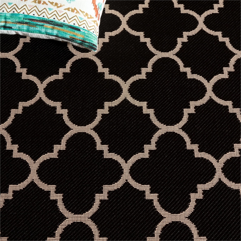 Pemberly Row Polypropylene Black Indoor Outdoor Rug - Square 4'