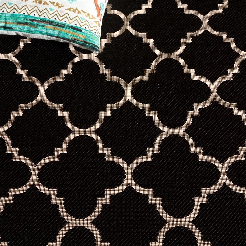 Pemberly Row Polypropylene Black Indoor Outdoor Rug - Square 5'3