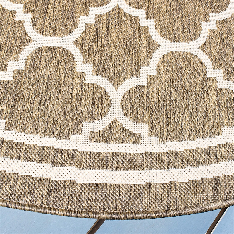Pemberly Row Polypropylene Brown Indoor Outdoor Rug - Round 4'
