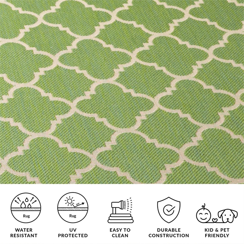 Pemberly Row Polypropylene Green Indoor Outdoor Rug - Square 5'3