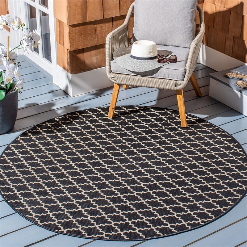 Pemberly Row Polypropylene Black Indoor Outdoor Rug - Round 7'10