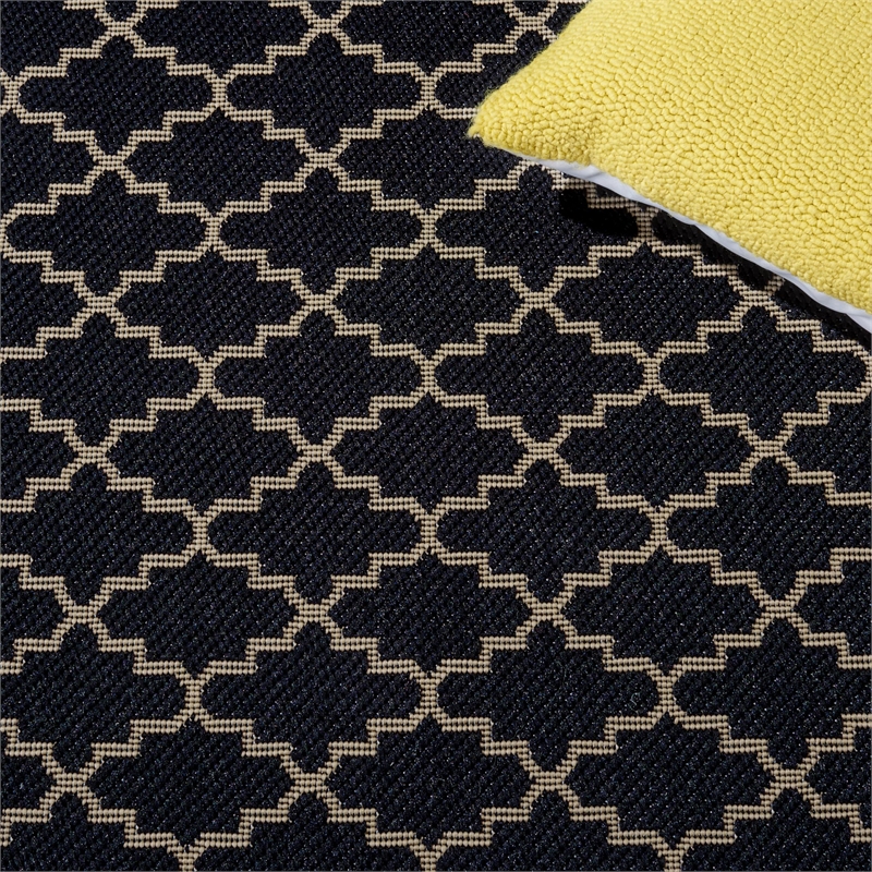 Pemberly Row Polypropylene Black Indoor Outdoor Rug - Square 7'10