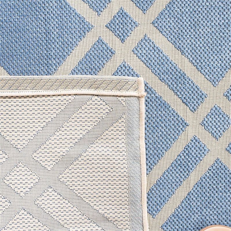 Pemberly Row Polypropylene Blue Indoor Outdoor Rug - 2' x 3'7