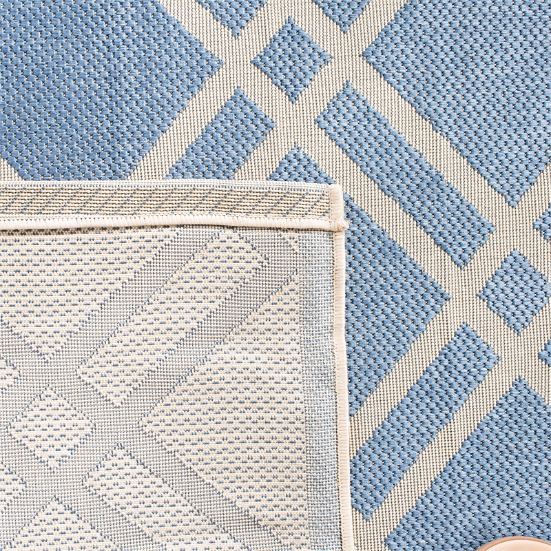 Pemberly Row Polypropylene Blue Indoor Outdoor Rug - 2'7