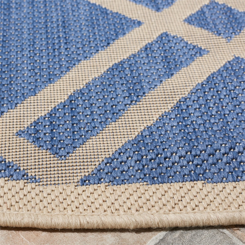 Pemberly Row Polypropylene Blue Indoor Outdoor Rug - Round 7'10