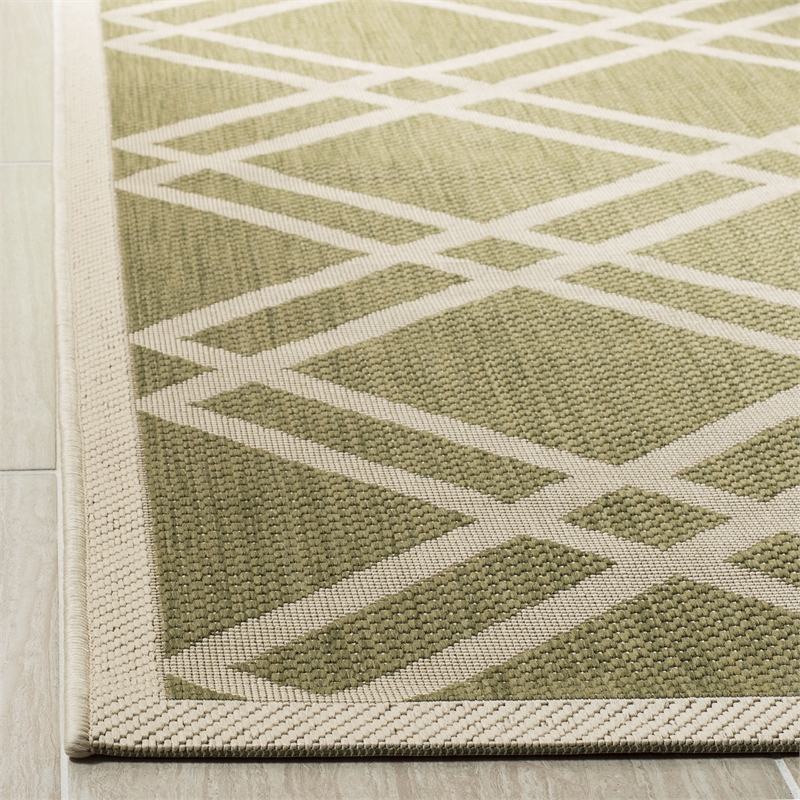 Pemberly Row Polypropylene Green Indoor Outdoor Rug - 2'7