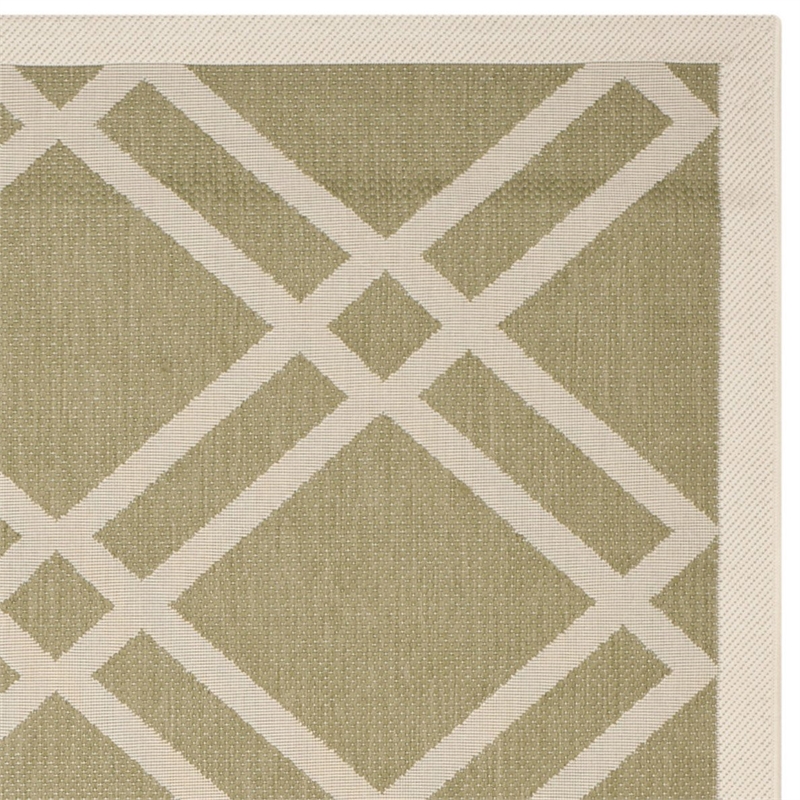 Pemberly Row Polypropylene Green Indoor Outdoor Rug - 2'7