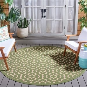 Pemberly Row Polypropylene Green Indoor Outdoor Rug - Round 7'10&quot