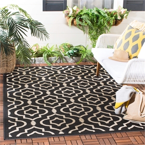 Pemberly Row Polypropylene Black Indoor Outdoor Rug - 6'7&quot x 9'6&quot