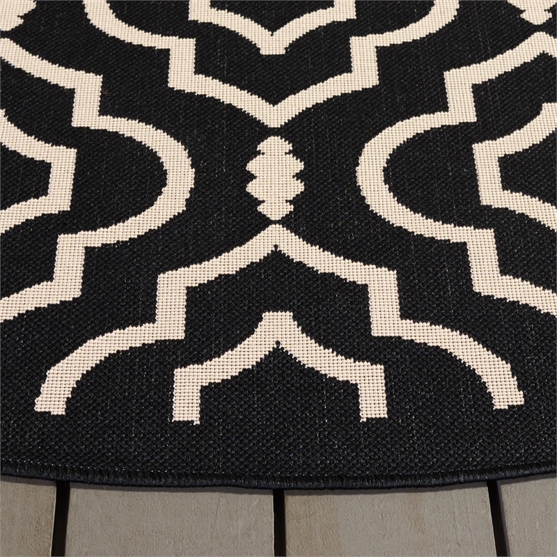 Pemberly Row Polypropylene Black Indoor Outdoor Rug - Round 7'10