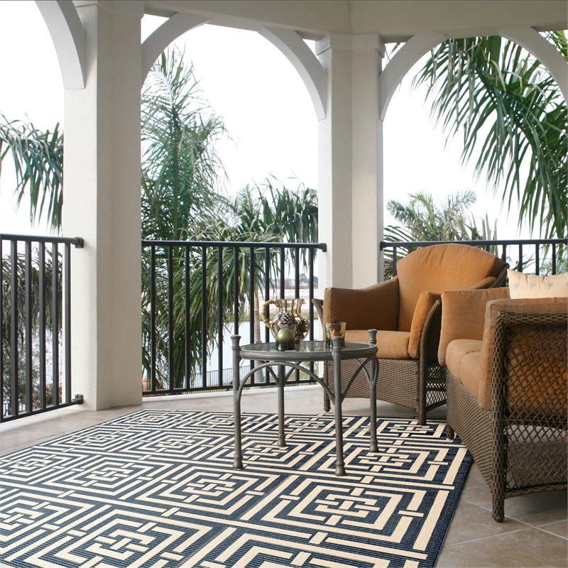 Pemberly Row Polypropylene Navy Indoor Outdoor Rug - 6'7
