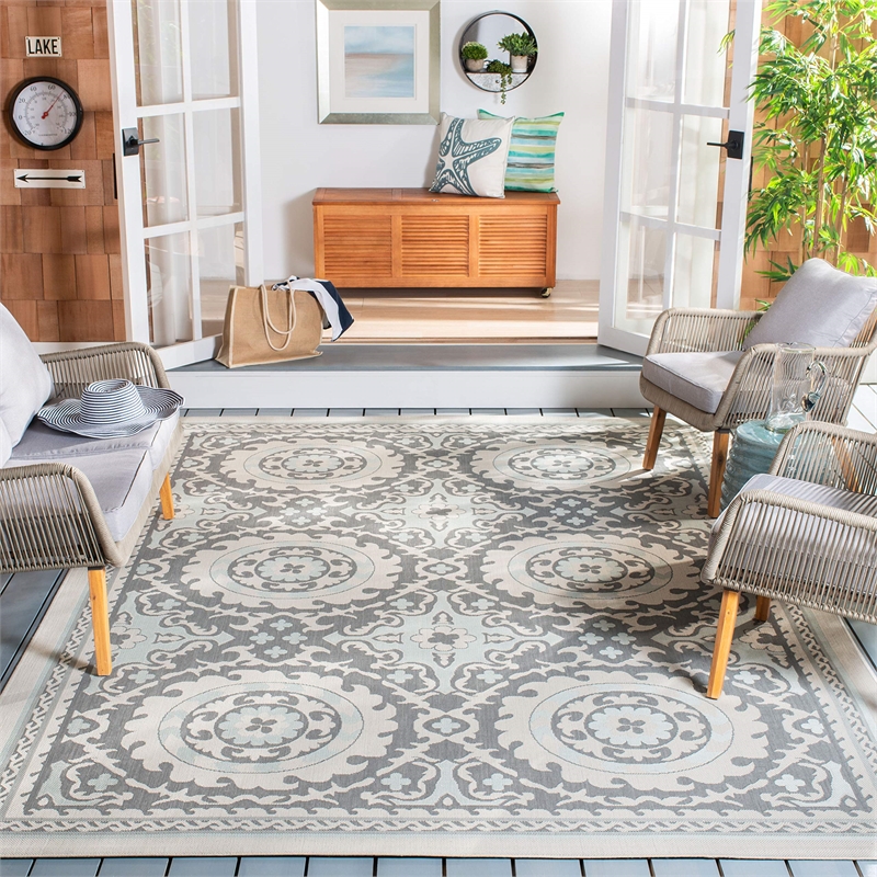 Pemberly Row Polypropylene Light Grey Indoor Outdoor Rug - 2'7