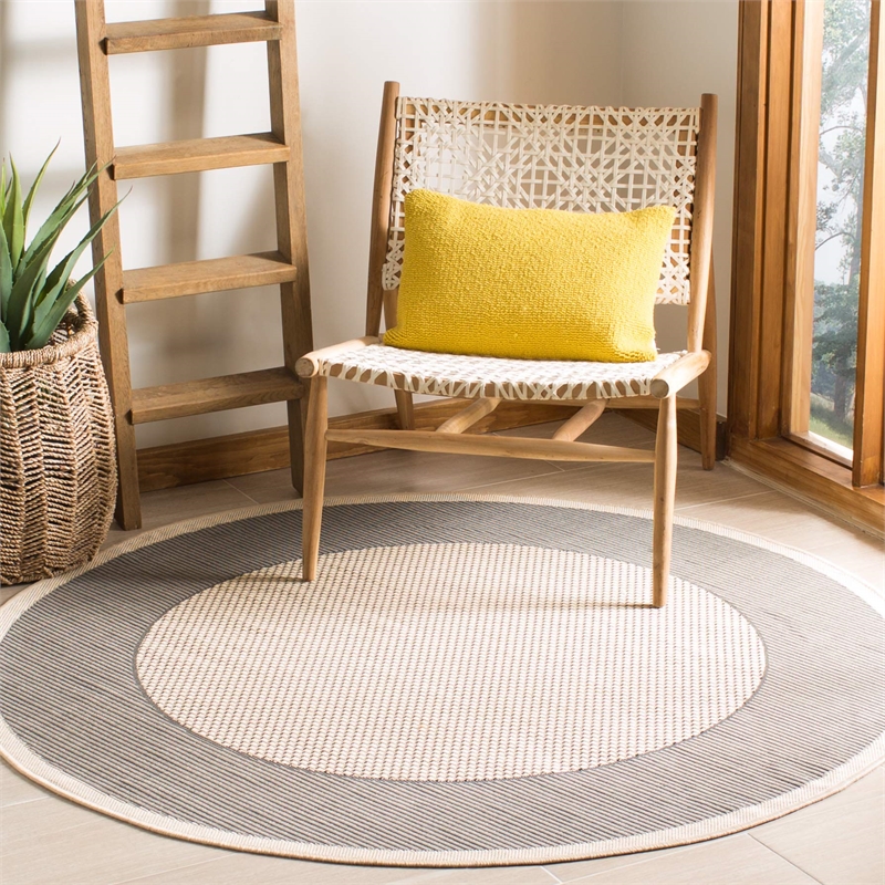 Pemberly Row Polypropylene Grey Indoor Outdoor Rug - Round 7'10