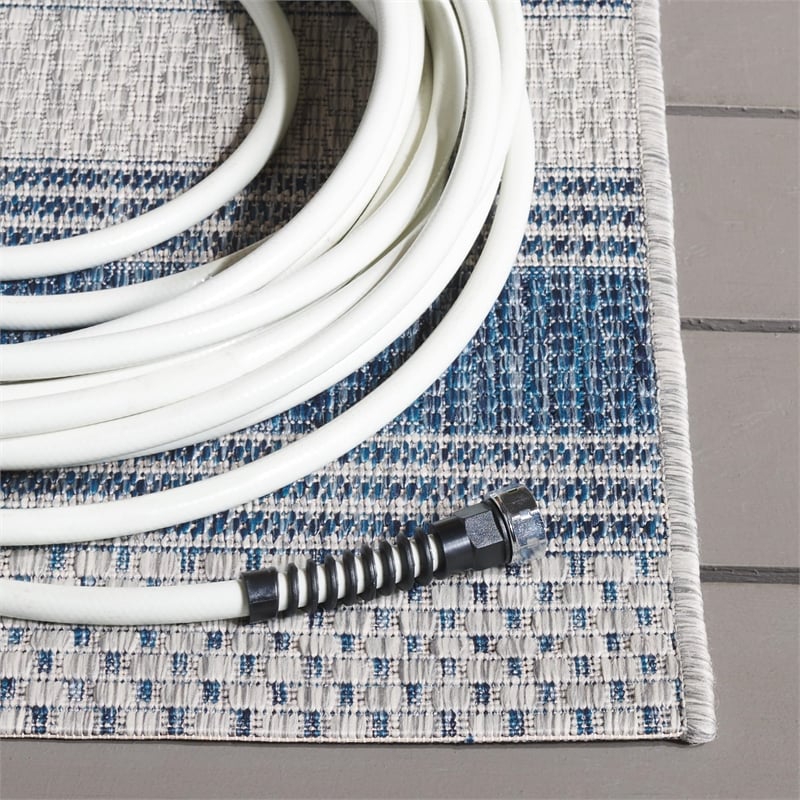 Pemberly Row Polypropylene Grey Indoor Outdoor Rug - 2' x 3'7