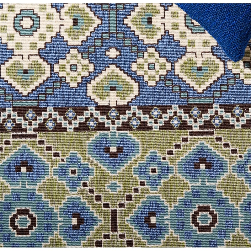 Pemberly Row Polypropylene Red Indoor Outdoor Rug - 4' x 5'7