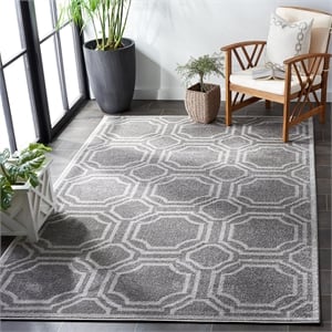 Pemberly Row Polypropylene Grey Indoor Outdoor Rug - 8' x 10'