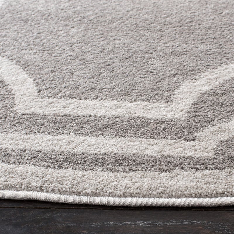 Pemberly Row Polypropylene Grey Indoor Outdoor Rug - Round 5'