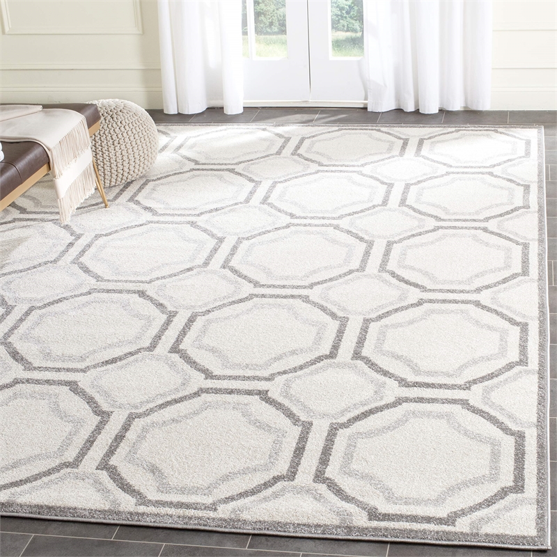 Pemberly Row Polypropylene Ivory Indoor Outdoor Rug - 4' x 6'
