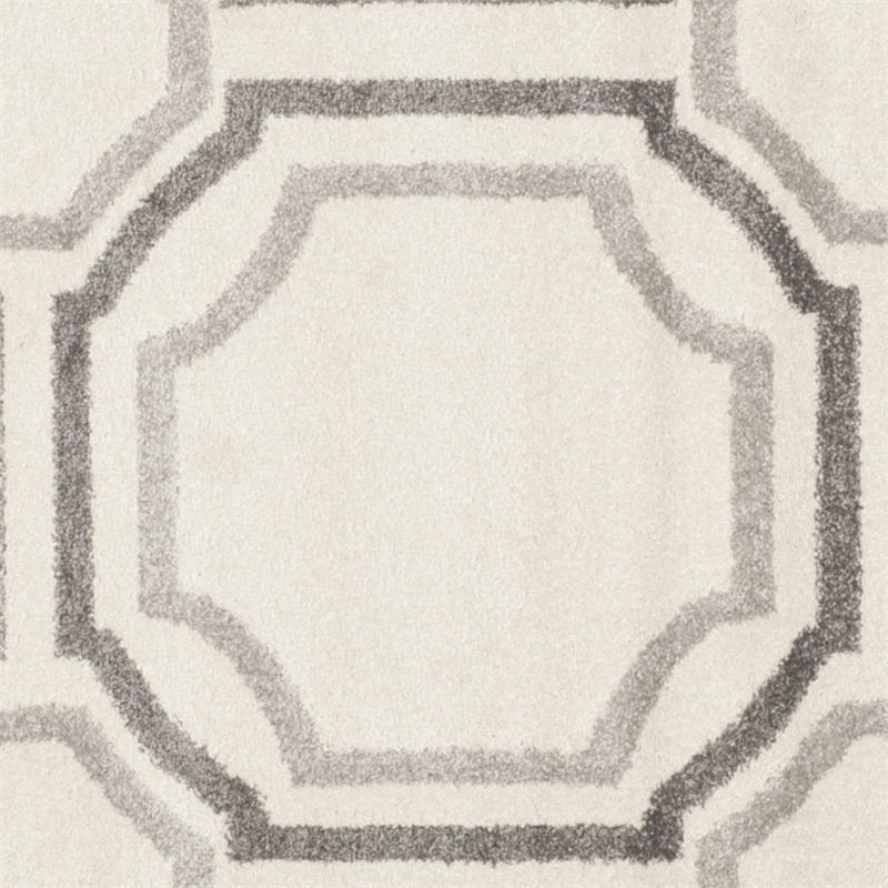 Pemberly Row Polypropylene Ivory Indoor Outdoor Rug - Round 7'