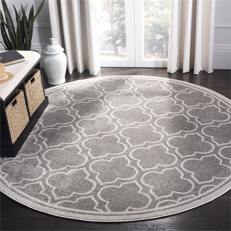 Pemberly Row Polypropylene Grey Indoor Outdoor Rug - Round 7'
