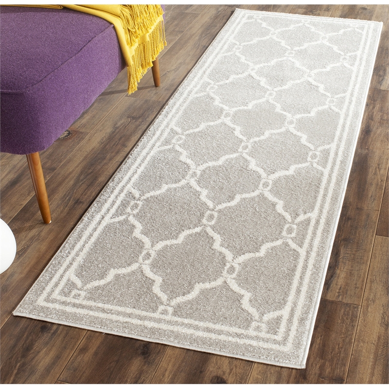 Pemberly Row Polypropylene Light Grey Indoor Outdoor Rug - 2'3