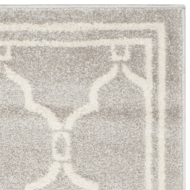 Pemberly Row Polypropylene Light Grey Indoor Outdoor Rug - 2'3
