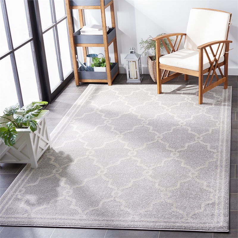 Pemberly Row Polypropylene Light Grey Indoor Outdoor Rug - Square 7'