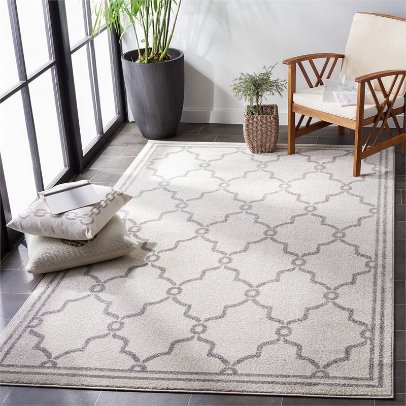 Pemberly Row Polypropylene Ivory Indoor Outdoor Rug - 4' x 6'