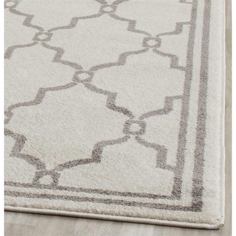 Pemberly Row Polypropylene Ivory Indoor Outdoor Rug - 4' x 6'