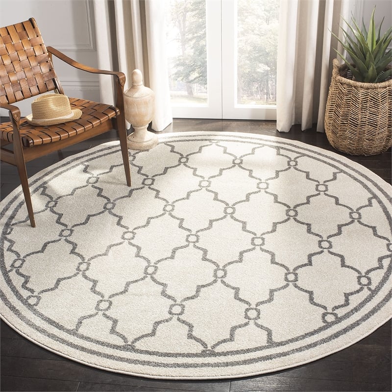Pemberly Row Polypropylene Ivory Indoor Outdoor Rug - Round 7'