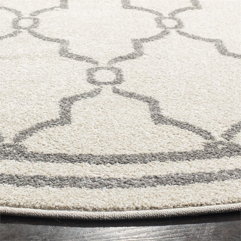 Pemberly Row Polypropylene Ivory Indoor Outdoor Rug - Round 7'