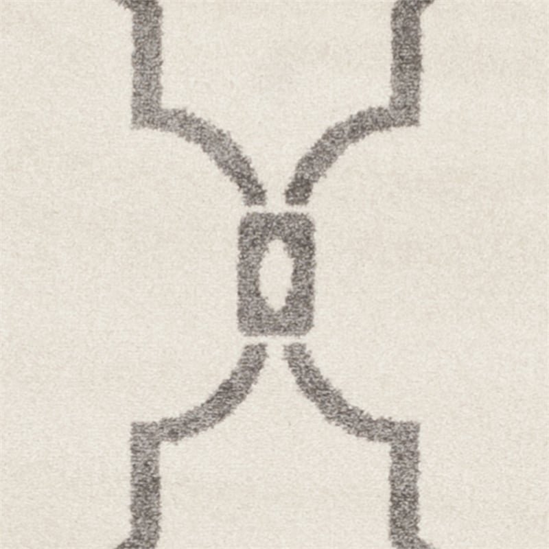 Pemberly Row Polypropylene Ivory Indoor Outdoor Rug - Round 7'